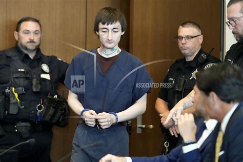 Man accused of killing 7 at suburban Chicago  .